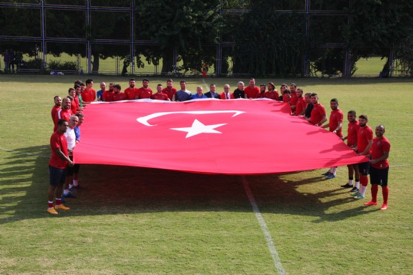 Cumhuriyet'e sahip çıktılar! Cumhuriyet'e sahip çıktılar!
